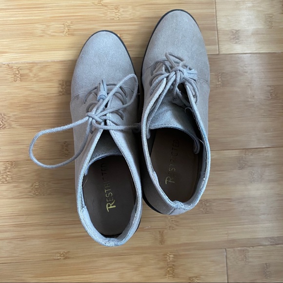 Restricted ankle booties size 9 - Picture 2 of 4